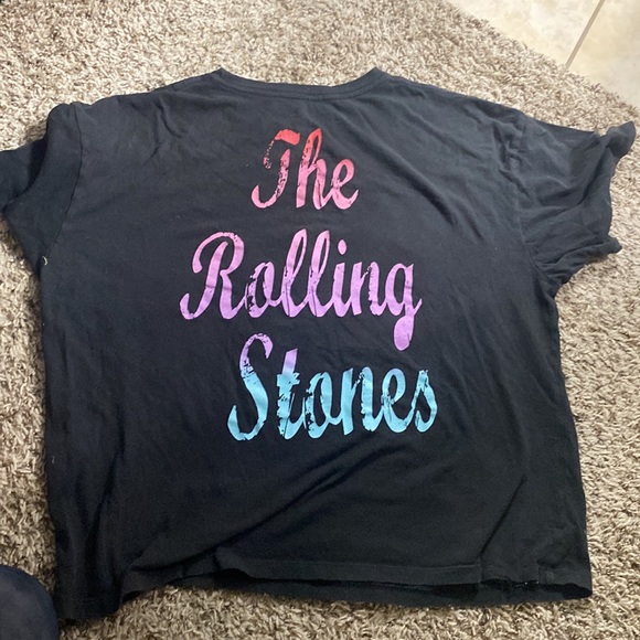 woman’s rolling stone t-shirt - Picture 2 of 3